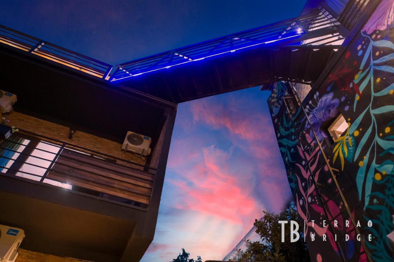 فندق Terra Bridge تبليسي المظهر الخارجي الصورة