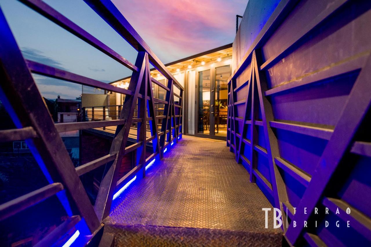 فندق Terra Bridge تبليسي المظهر الخارجي الصورة